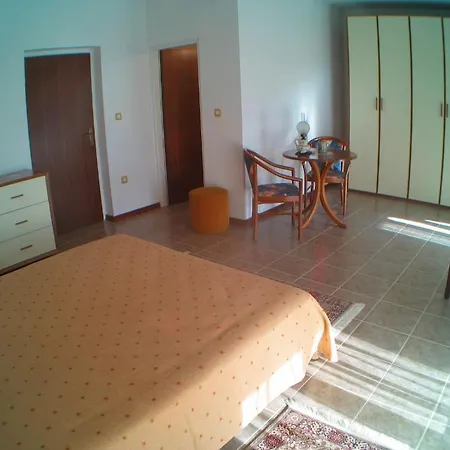 Moderno Gostinjska kuća 3*