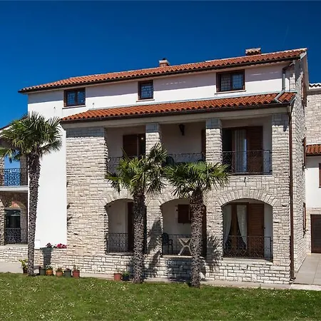 Guest house Moderno 3*