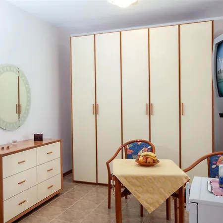Rooms Moderno 3*